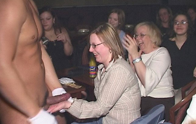 Drunk Girls Sucking Male Strippers Cocks At Bachelorette Parties interracial 643x408 hq nude photo Drunk Girls Sucking Male Strippers Cocks At Bachelorette Parties pic image