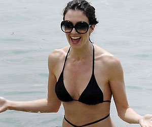 latin star paz vega caught by the paparazzi at the beach