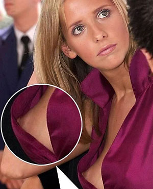 braless buffy star sarah michelle gellar pops out of her dress